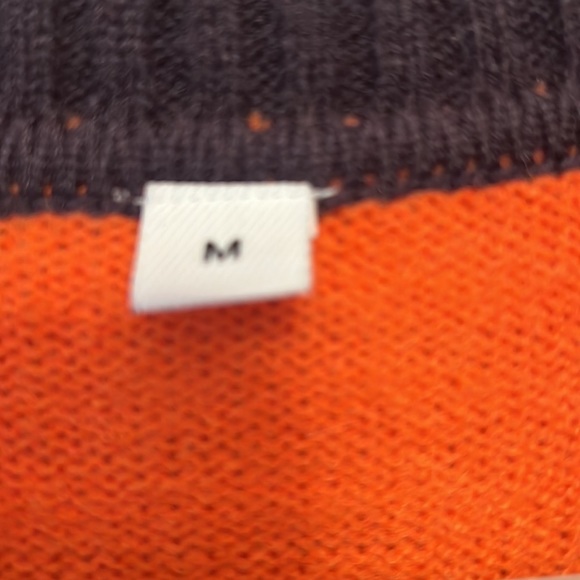 ColorBlock Sweater. Size medium - Picture 2 of 3